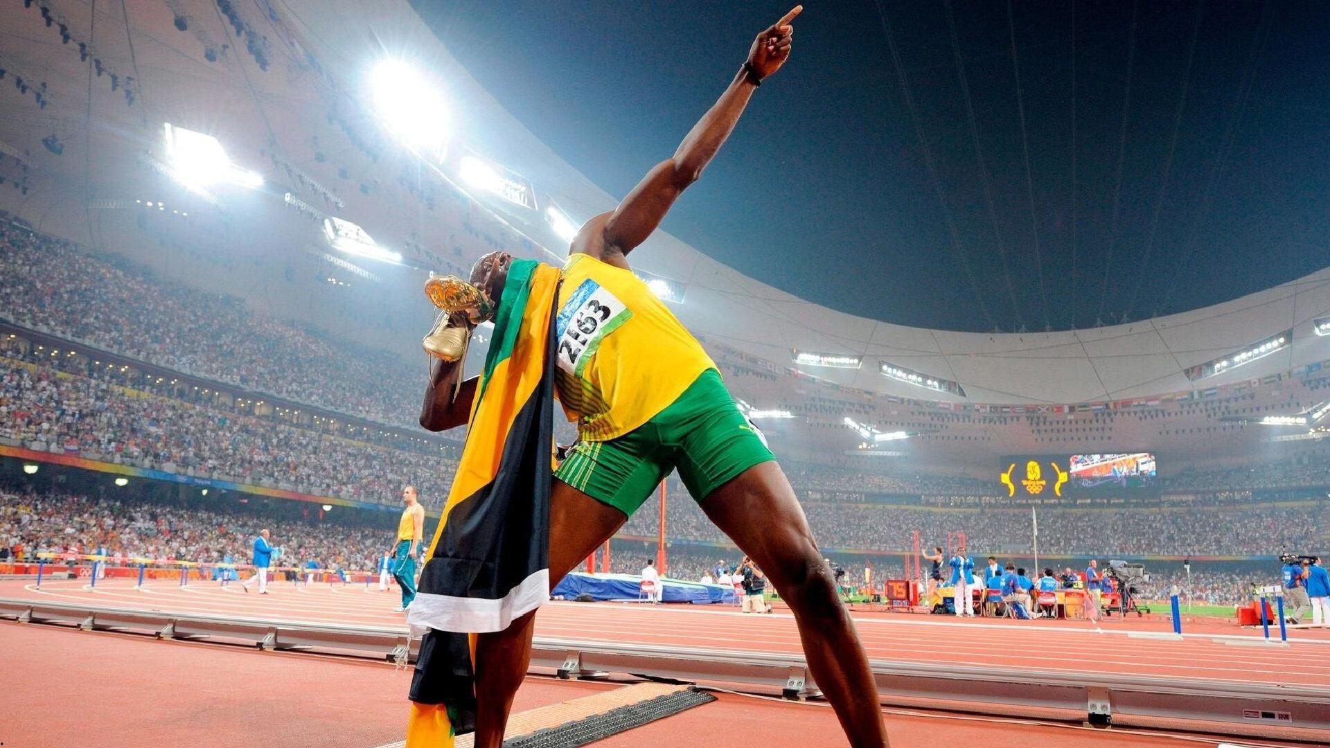 红白球衣很合身!公牛官推晒图欢迎新援艾萨克-奥科罗