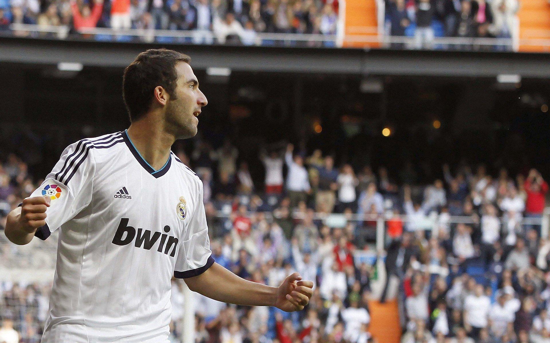 市场波澜不惊？武切维奇交易遇冷，买断选项浮出水面